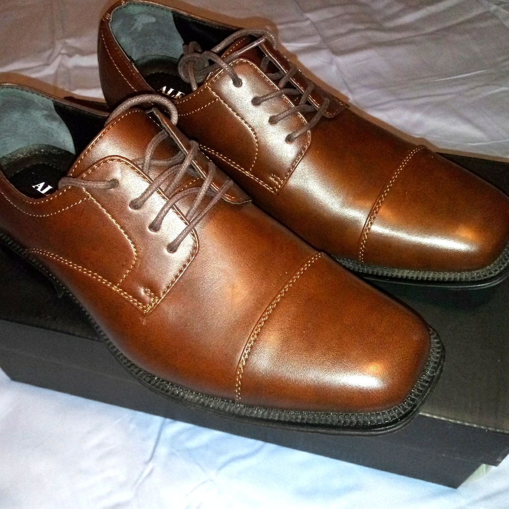 Men's dress shoes